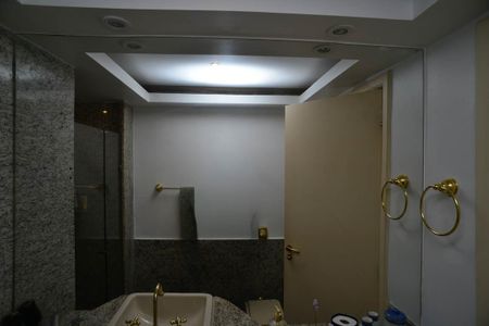 Apartamento à venda com 334m², 4 quartos e 6 vagasBanheiro Suíte 1