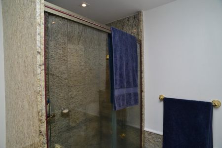 Apartamento à venda com 334m², 4 quartos e 6 vagasBanheiro Suíte Principal