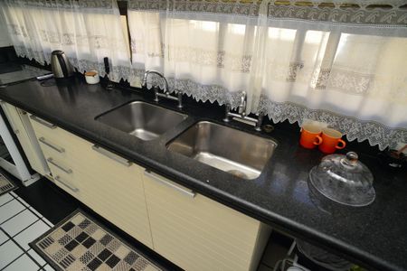 Apartamento à venda com 334m², 4 quartos e 6 vagasCozinha