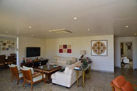 Apartamento à venda com 334m², 4 quartos e 6 vagasSala