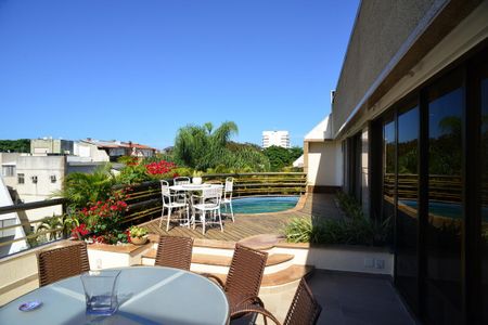 Apartamento à venda com 334m², 4 quartos e 6 vagasCobertura