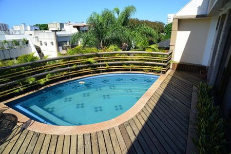 Apartamento à venda com 334m², 4 quartos e 6 vagasPiscina