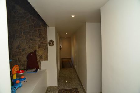 Apartamento à venda com 334m², 4 quartos e 6 vagasCorredor