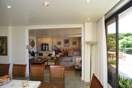 Apartamento à venda com 334m², 4 quartos e 6 vagasSala