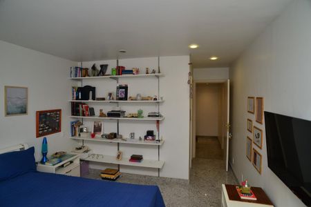 Apartamento à venda com 334m², 4 quartos e 6 vagasSuíte 3