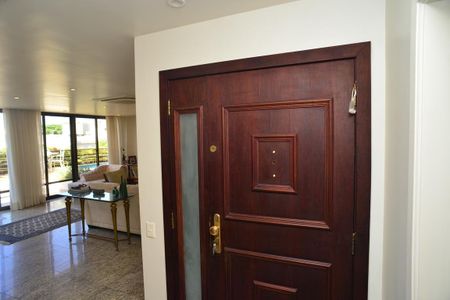 Apartamento à venda com 334m², 4 quartos e 6 vagasHall de Entrada