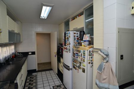 Apartamento à venda com 334m², 4 quartos e 6 vagasCozinha