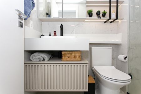 Apartamento à venda com 64m², 2 quartos e 1 vaga Apartamento à venda com 64m², 2 quartos e 1 vagaBanheiro