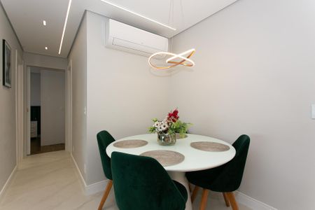 Sala de apartamento à venda com 2 quartos, 64m² em Chácara Seis de Outubro, São Paulo