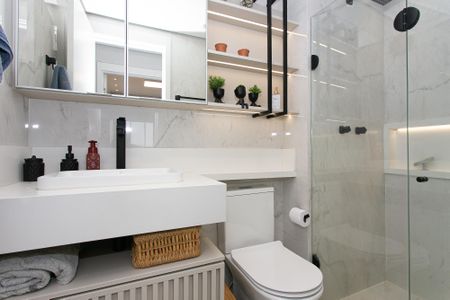 Apartamento à venda com 64m², 2 quartos e 1 vaga Apartamento à venda com 64m², 2 quartos e 1 vagaBanheiro