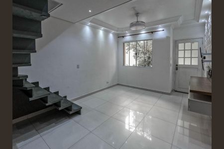 Casa de Condomínio para alugar com 2 quartos, 121m² em Jardim Jaragua, São Paulo