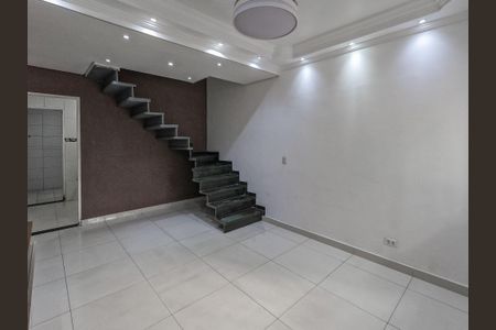 Casa de Condomínio para alugar com 2 quartos, 121m² em Jardim Jaragua, São Paulo