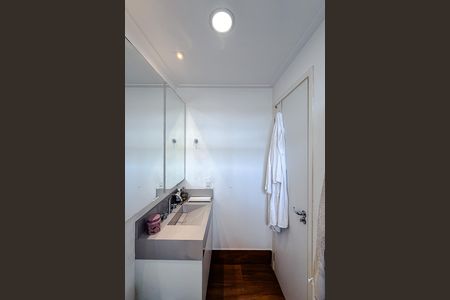 Apartamento à venda com 64m², 1 quarto e 2 vagas Apartamento à venda com 64m², 1 quarto e 2 vagasBanheiro da Suíte