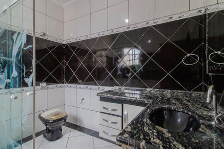 Casa para alugar com 247m², 3 quartos e 4 vagasBanheiro Social