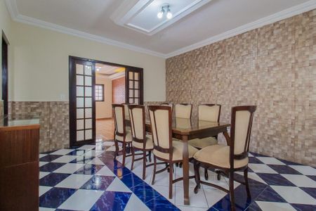 Casa para alugar com 247m², 3 quartos e 4 vagasSala de jantar