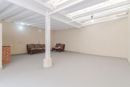 Casa para alugar com 247m², 3 quartos e 4 vagasQuintal