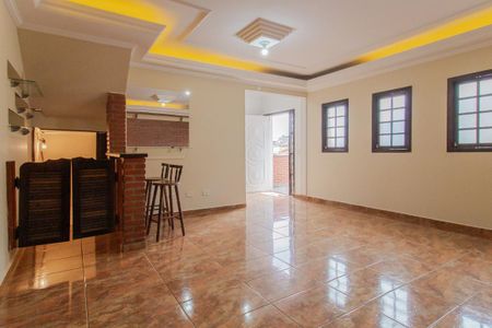 Casa para alugar com 247m², 3 quartos e 4 vagasSala