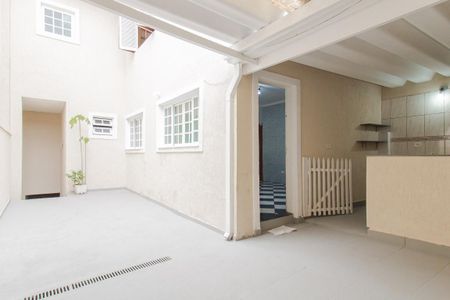 Casa para alugar com 247m², 3 quartos e 4 vagasQuintal