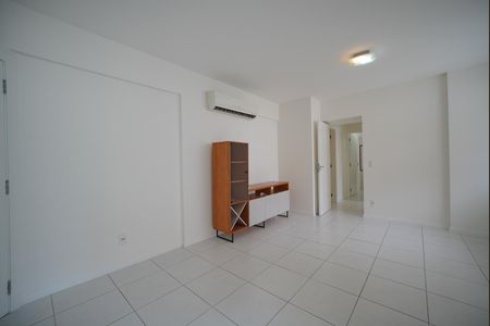 Sala de apartamento para alugar com 2 quartos, 80m² em Trindade, Florianópolis