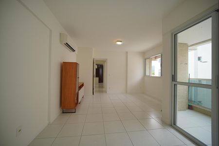 Sala de apartamento para alugar com 2 quartos, 80m² em Trindade, Florianópolis