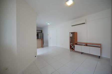 Apartamento para alugar com 80m², 2 quartos e 1 vagaSala