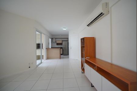 Sala de apartamento para alugar com 2 quartos, 80m² em Trindade, Florianópolis
