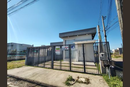 Casa para alugar com 100m², 2 quartos e 1 vaga Casa para alugar com 100m², 2 quartos e 1 vagaFachada