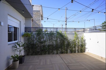 Pátio  de casa à venda com 2 quartos, 100m² em Hípica, Porto Alegre