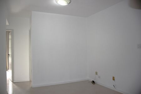 Apartamento para alugar com 75m², 2 quartos e 1 vagaSala