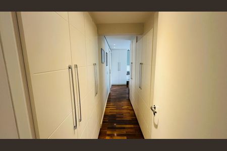 Apartamento à venda com 162m², 3 quartos e 3 vagasCorredor