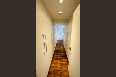 Apartamento à venda com 162m², 3 quartos e 3 vagasCorredor