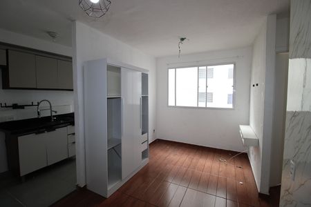 Sala / Cozinha de apartamento para alugar com 2 quartos, 42m² em Colônia (zona Leste), São Paulo