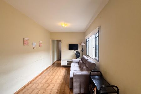 Casa à venda com 120m², 3 quartos e 2 vagasSala