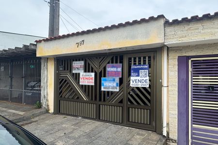 Casa à venda com 120m², 3 quartos e 2 vagasFachada