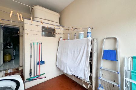 Casa à venda com 120m², 3 quartos e 2 vagasÁrea de Serviço