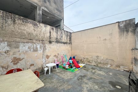 Casa à venda com 120m², 3 quartos e 2 vagasQuintal 
