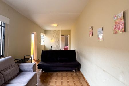 Casa à venda com 120m², 3 quartos e 2 vagasSala