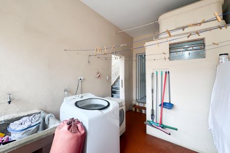 Casa à venda com 120m², 3 quartos e 2 vagasÁrea de Serviço
