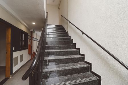 Apartamento à venda com 45m², 2 quartos e sem vagaEscada