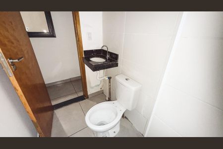 Banheiro de apartamento à venda com 1 quarto, 29m² em Parada Inglesa, São Paulo