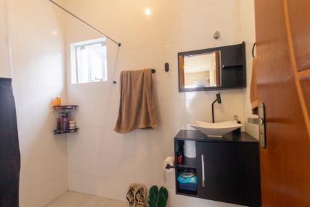 Casa para alugar com 87m², 2 quartos e 2 vagas Casa para alugar com 87m², 2 quartos e 2 vagasBanheiro Social