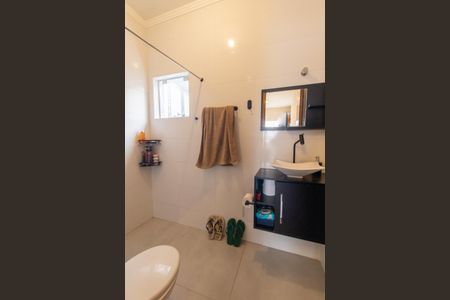 Casa para alugar com 87m², 2 quartos e 2 vagas Casa para alugar com 87m², 2 quartos e 2 vagasBanheiro Social