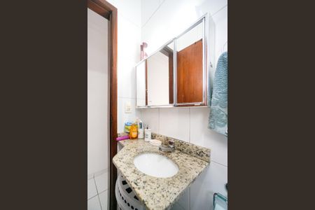 Casa para alugar com 100m², 3 quartos e 2 vagasBanheiro social