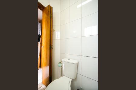 Casa para alugar com 100m², 3 quartos e 2 vagasBanheiro da suíte