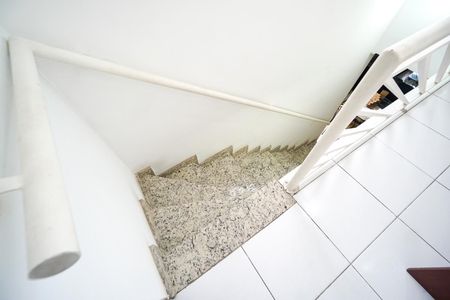 Casa para alugar com 100m², 3 quartos e 2 vagasEscada