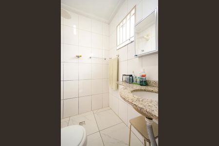 Casa para alugar com 100m², 3 quartos e 2 vagasBanheiro da suíte