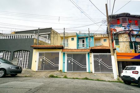 Casa para alugar com 100m², 3 quartos e 2 vagasFachada