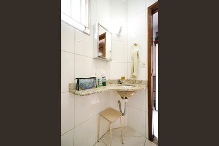 Casa para alugar com 100m², 3 quartos e 2 vagasBanheiro da suíte