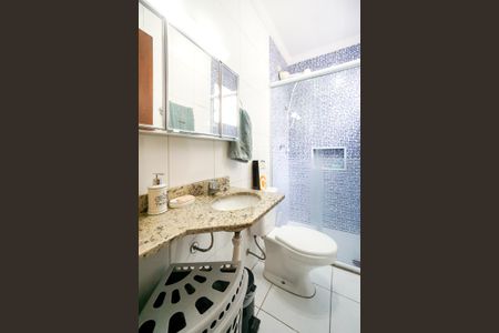 Casa para alugar com 100m², 3 quartos e 2 vagasBanheiro social