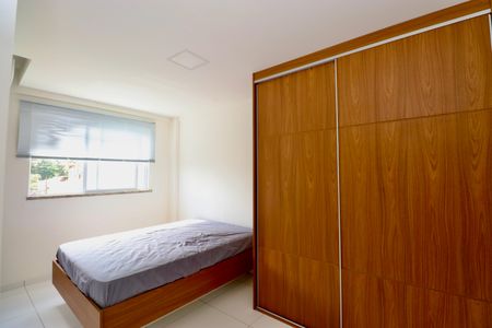 Quarto 2 de apartamento para alugar com 2 quartos, 70m² em Itapuã, Salvador